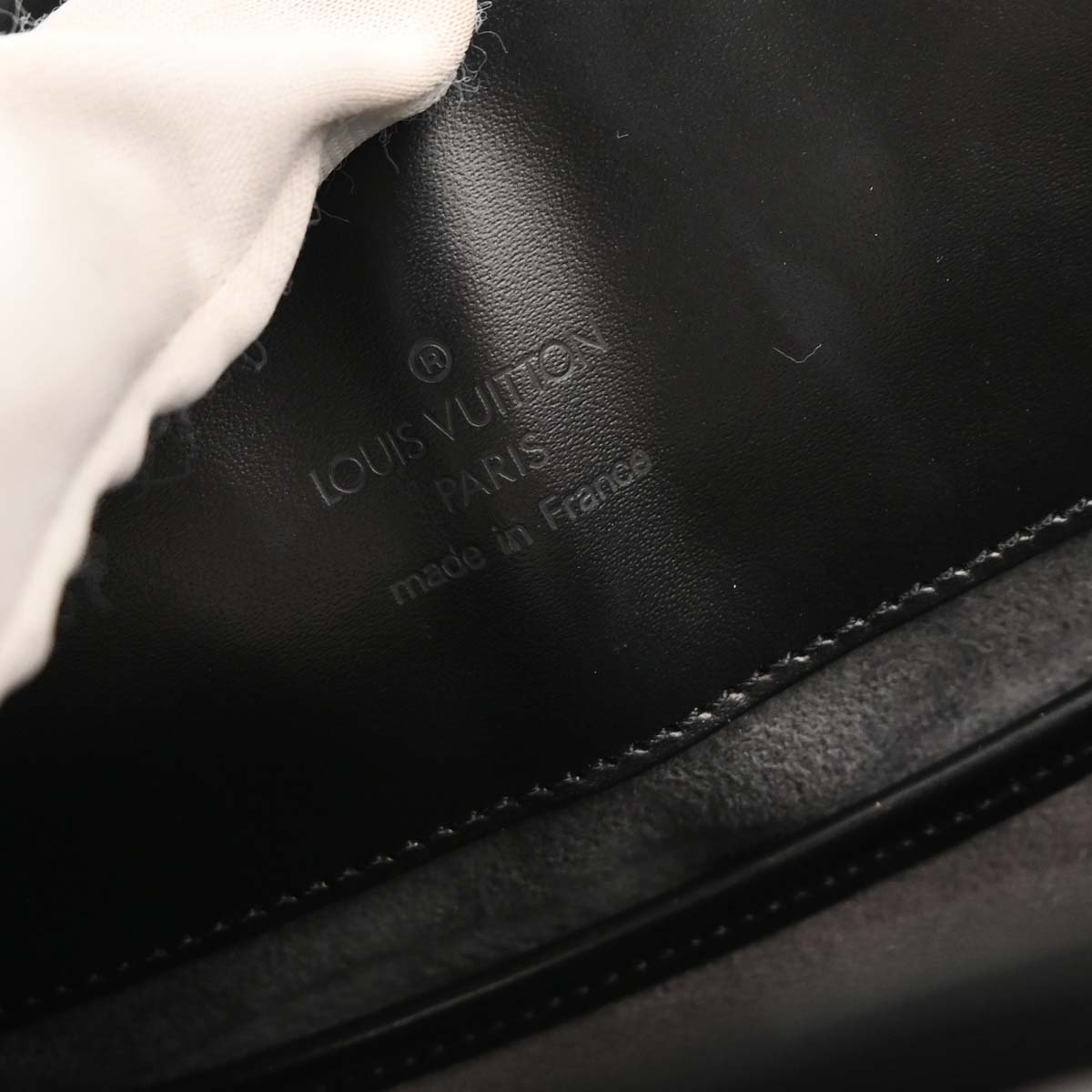 Louis Vuitton 1999 Black Epi Revli Shoulder Bag M52162
