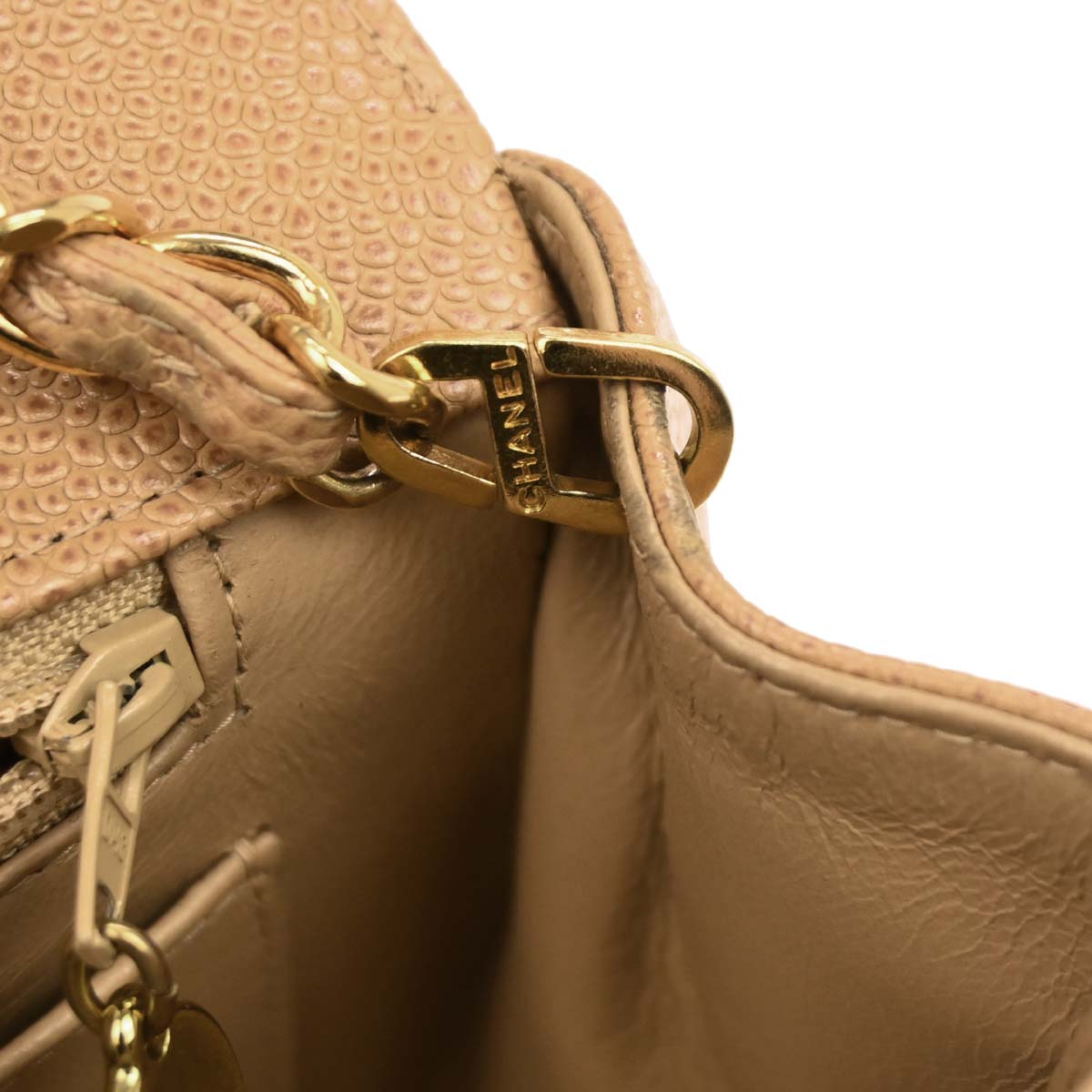 Chanel 1994-1996 Beige Caviar Medium Diana Shoulder Bag