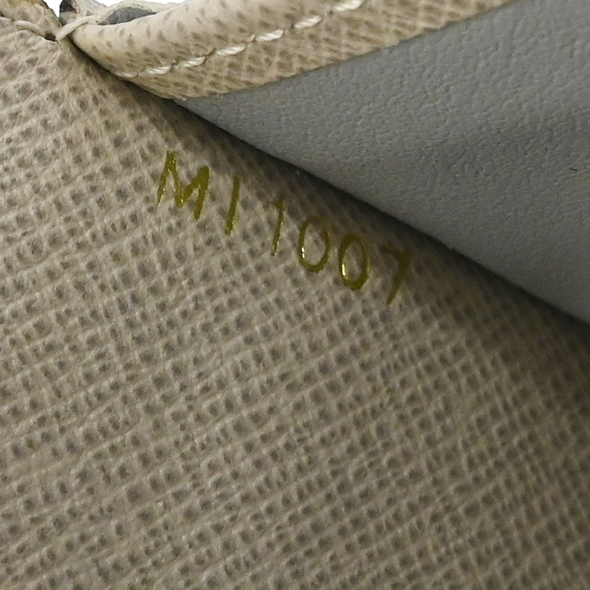 Louis Vuitton Monogram Dentelle Portefeuille Sarah Wallet M95390