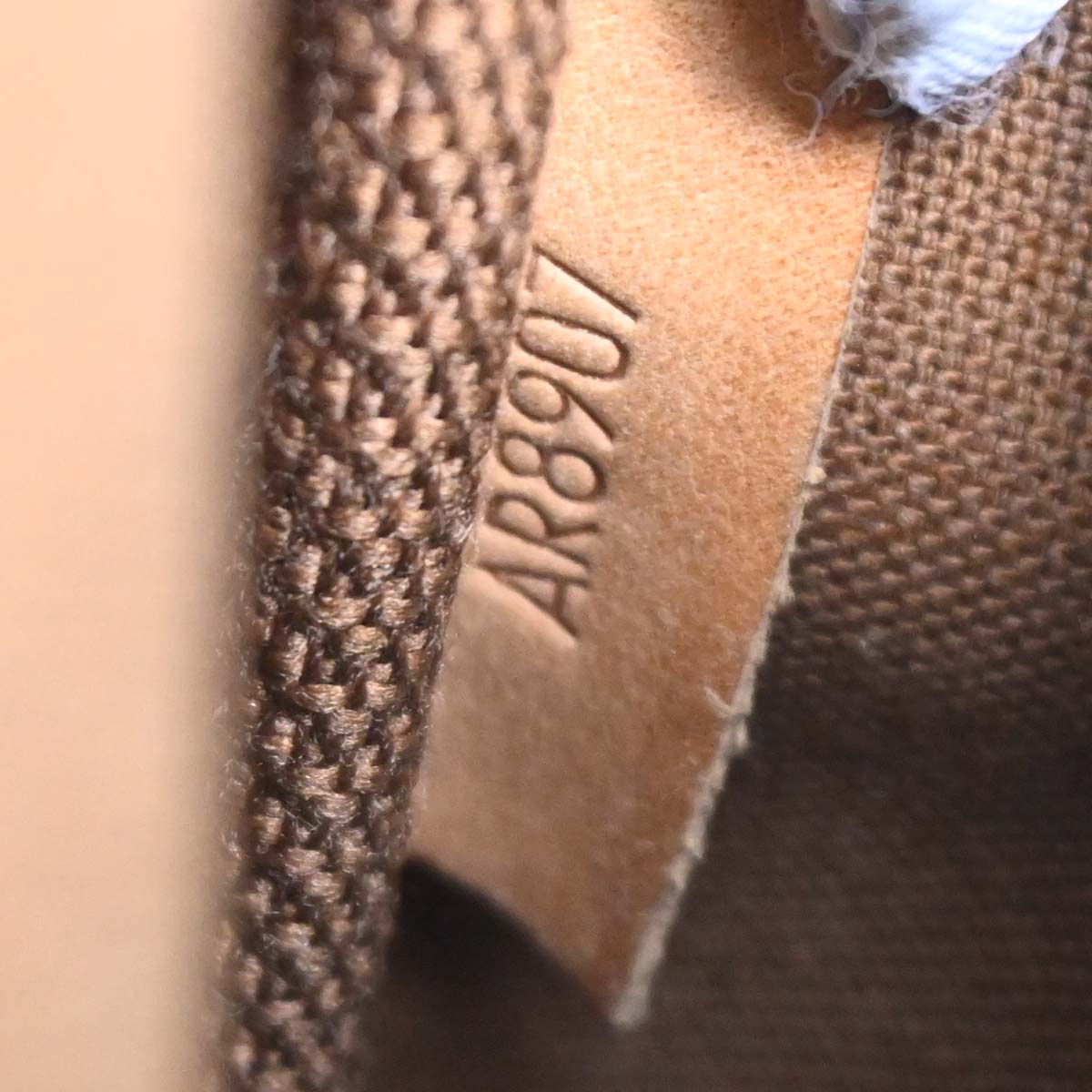 Louis Vuitton Monogram Saumur 30 Messenger Shoulder Bag M42256