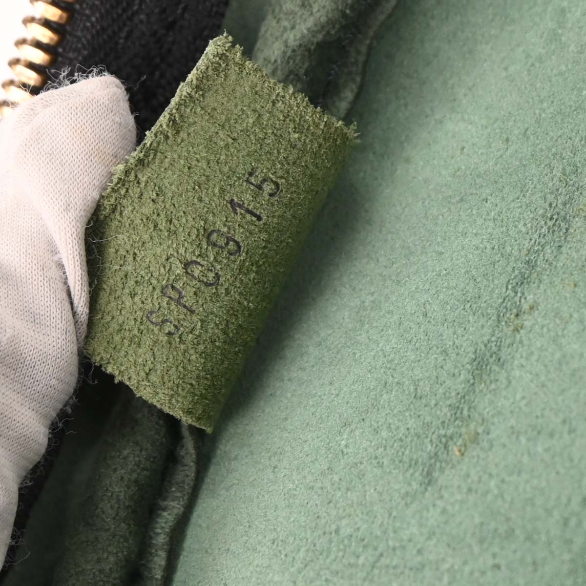 Louis Vuitton 1995 Green Taiga Kendall GM Duffle 2way Shoulder Handbag M30114