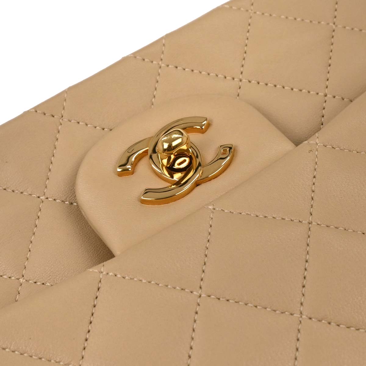 Chanel 1989-1991 Beige Lambskin Medium Classic Double Flap Shoulder Bag