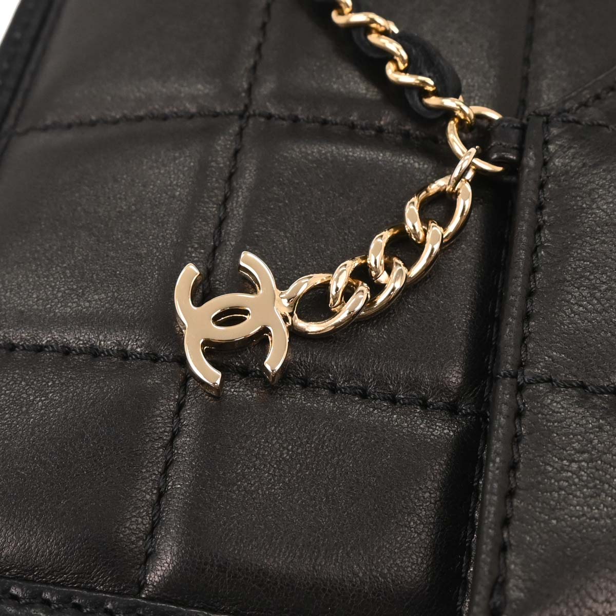 Chanel 2001-2003 Black Lambskin Choco Bar Chain Handbag