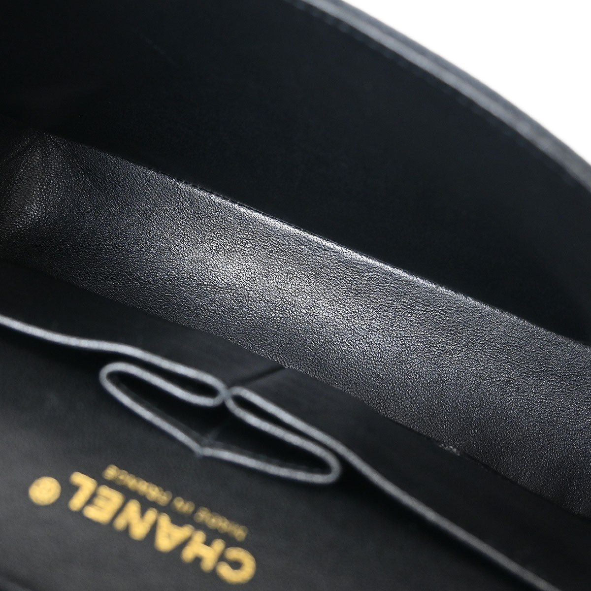 Chanel 2005-2006 Black Caviar Medium Classic Double Flap Shoulder Bag