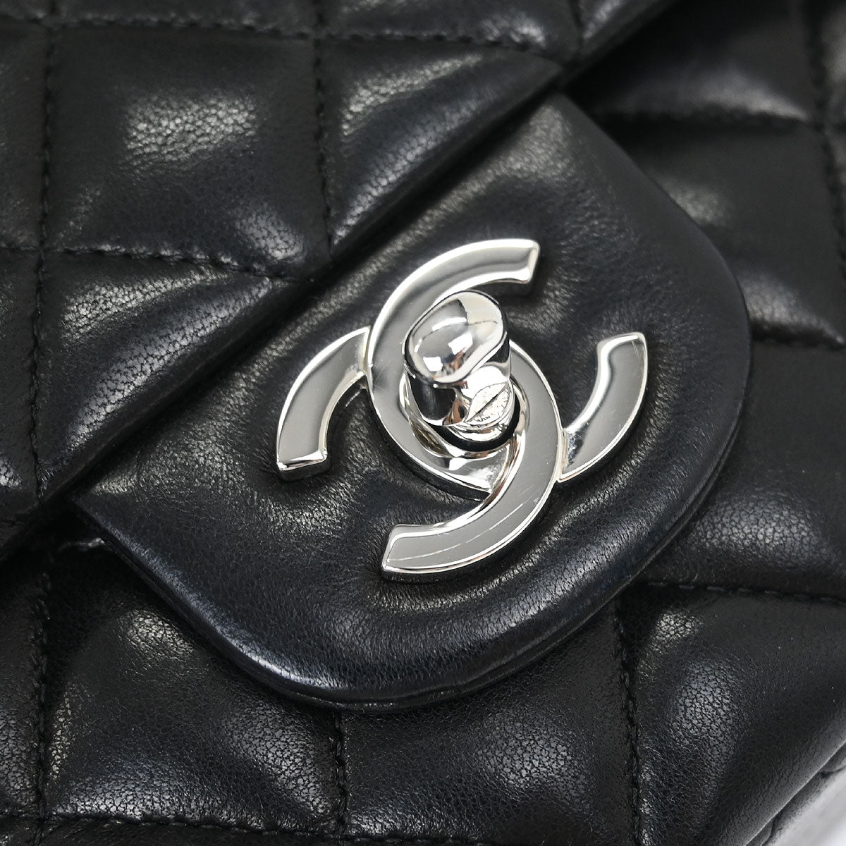 Chanel 1989-1991 Black Lambskin Medium Classic Double Flap Shoulder Bag