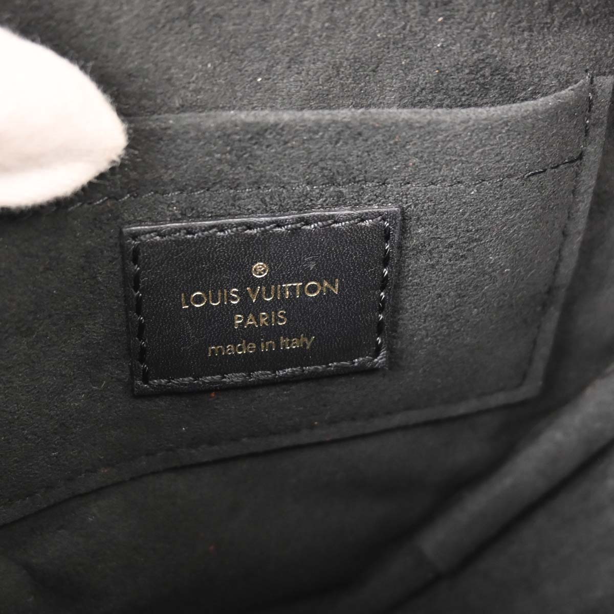 Louis Vuitton Black New Wave Heart Clutch Shoulder Bag M52796