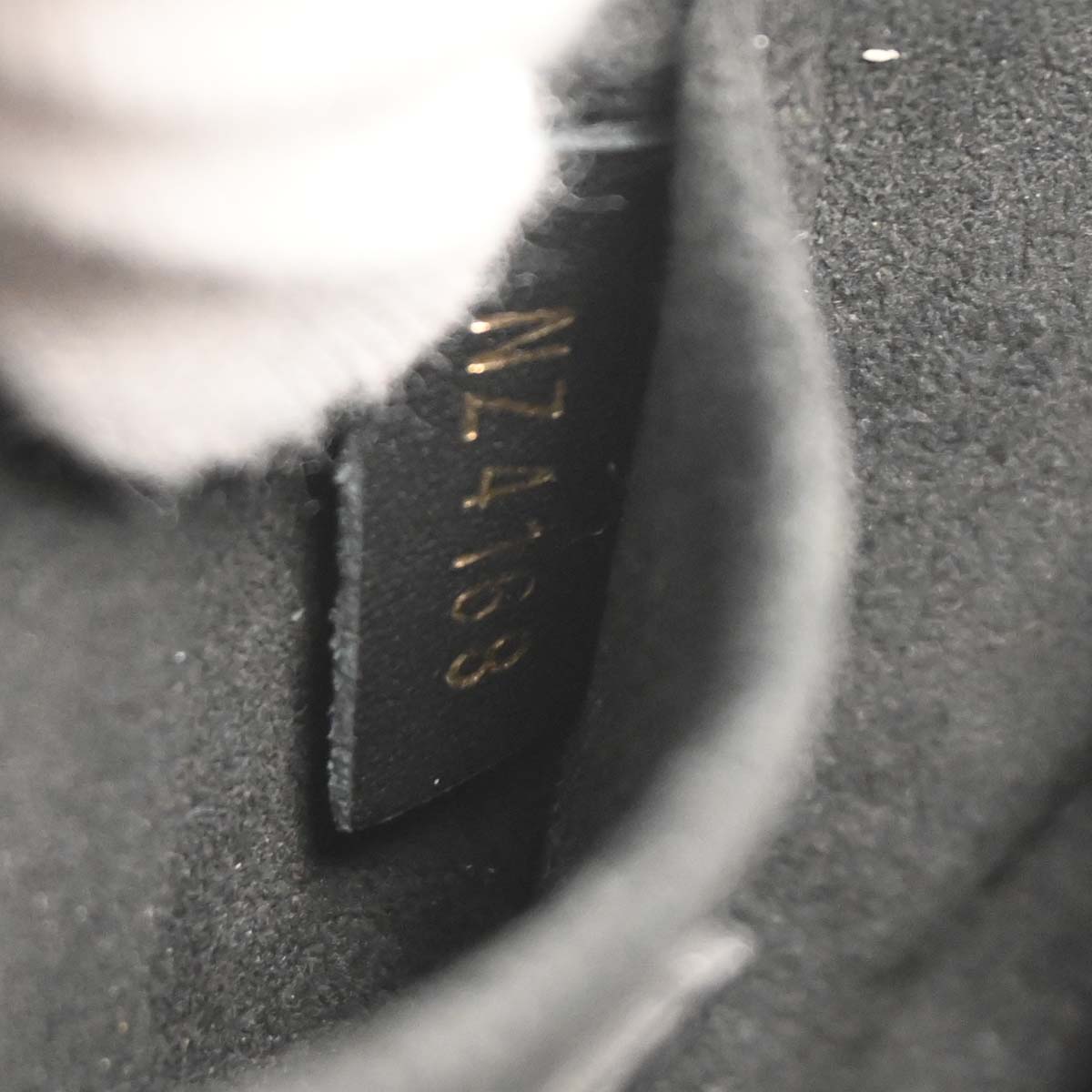 Louis Vuitton Black Wave Heart Clutch Shoulder Bag M52796