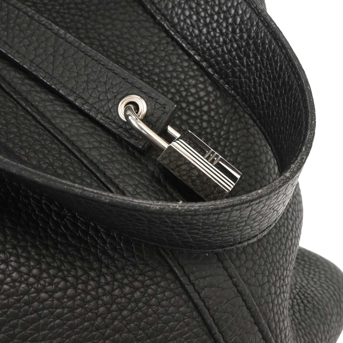 Hermes Black Taurillon Clemence Picotin Lock 26 GM Handbag