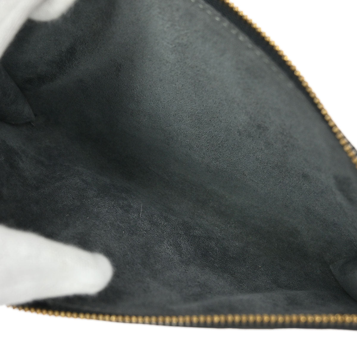 Louis Vuitton 1998 Black Epi Pochette Accessoires 21 Handbag M52942