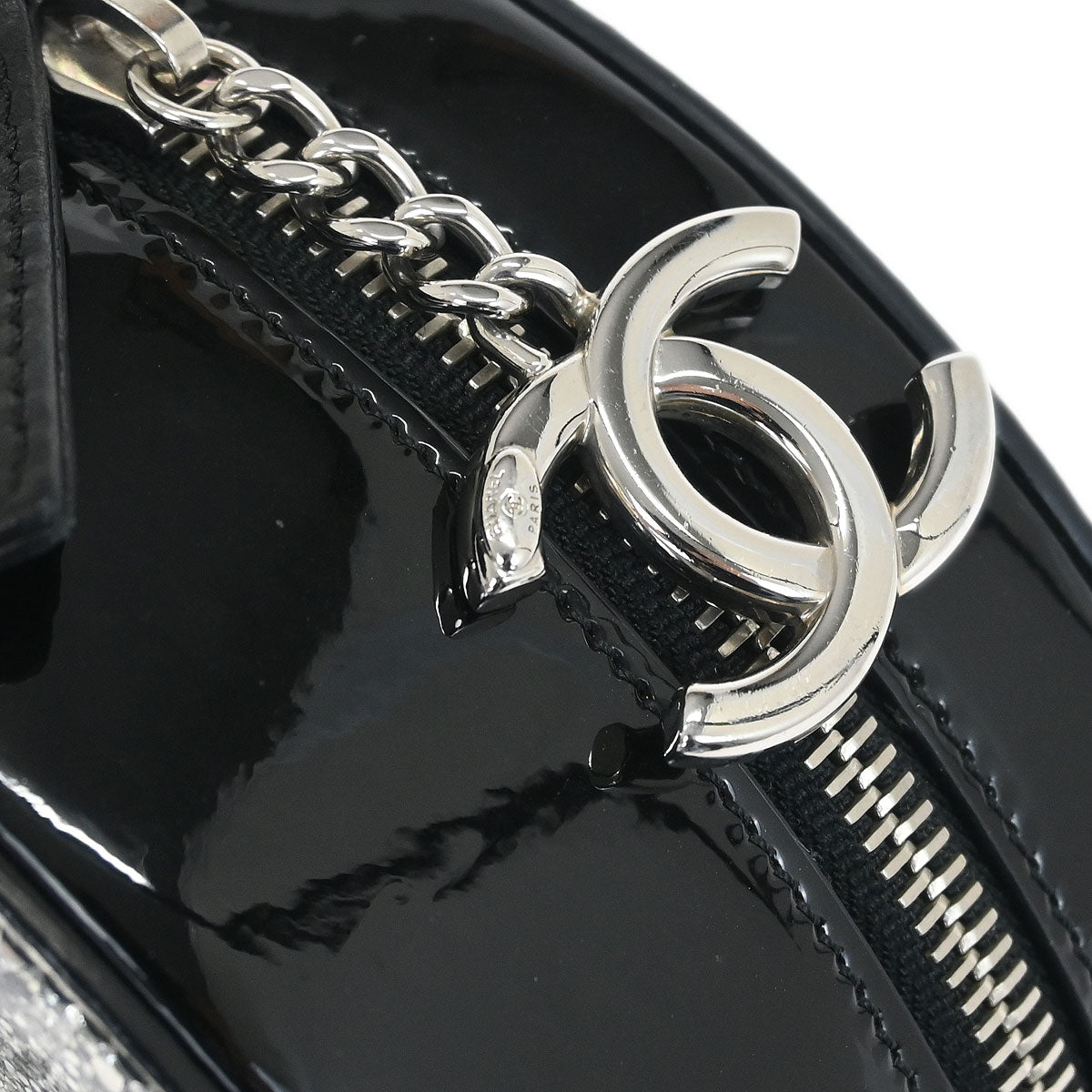 Chanel 2017-2018 Metallic Silver Patent Leather Round Chain Shoulder Bag