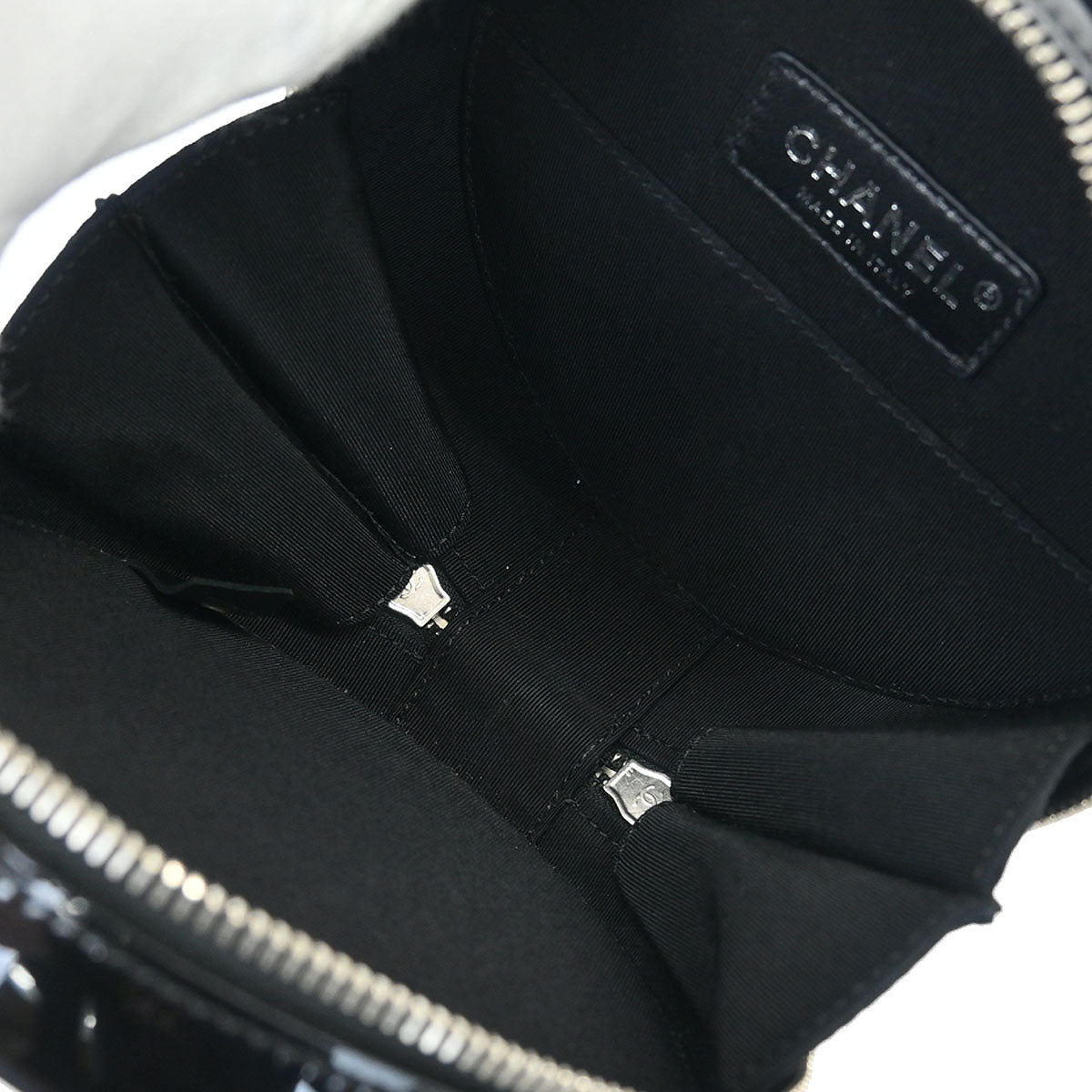 Chanel 2017-2018 Metallic Silver Patent Leather Round Chain Shoulder Bag