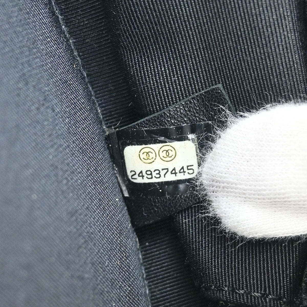 Chanel 2017-2018 Metallic Silver Patent Leather Round Chain Shoulder Bag