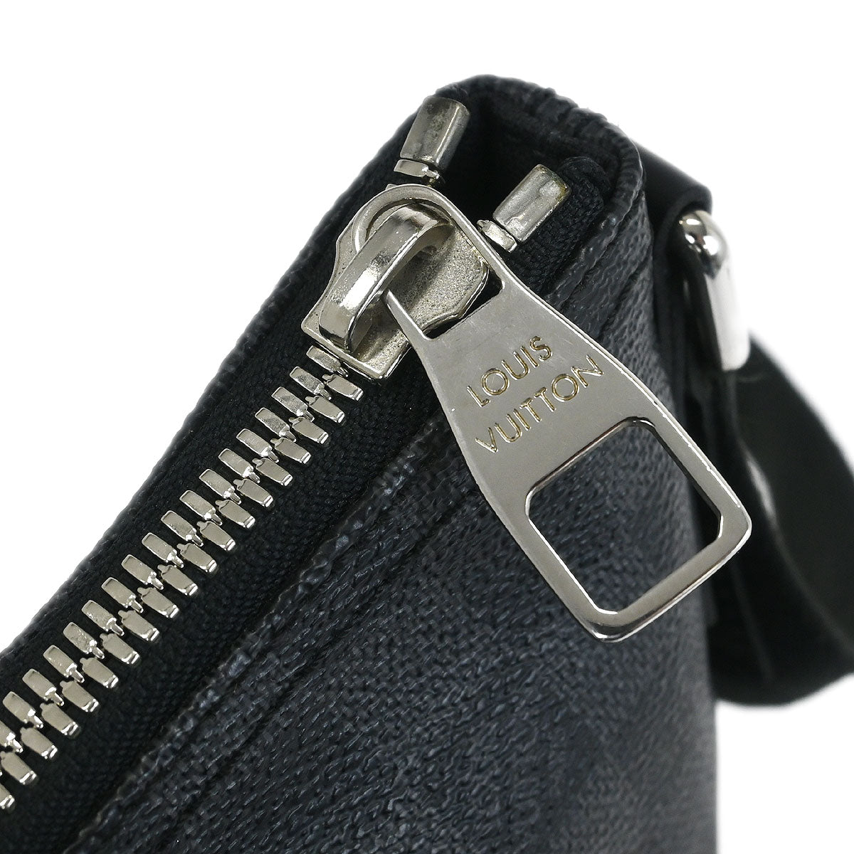 Louis Vuitton Damier Graphite Mick MM Shoulder Bag N41106