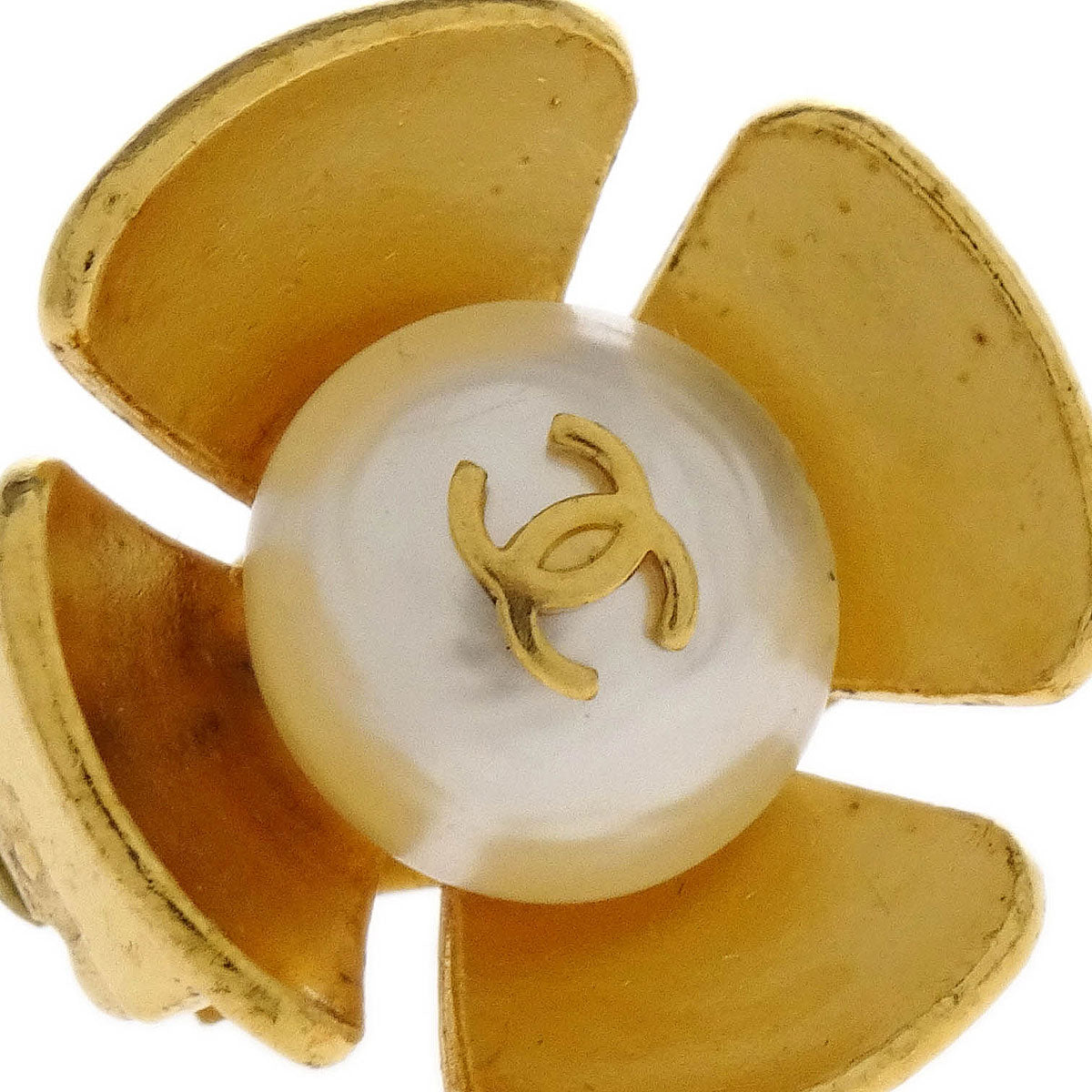 Chanel Costume Pearl Button Flower Earrings Clip-On 95A