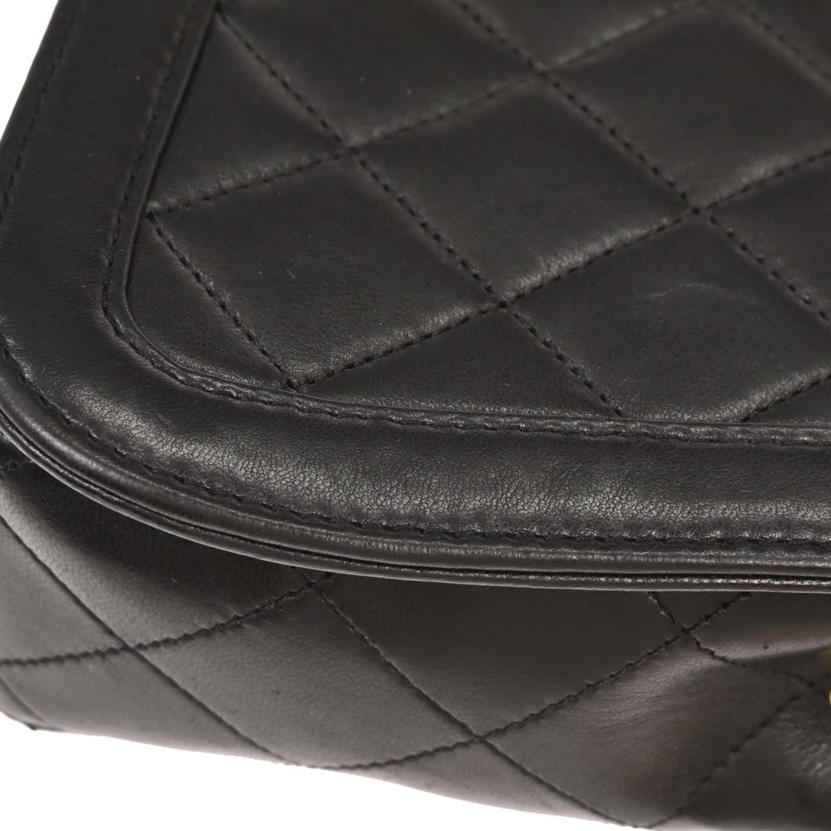 Chanel 1989-1991 Black Lambskin Turnlock Full Flap Chain Shoulder Bag