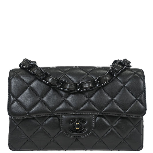 Chanel 1997-1999 Black Lambskin Shoulder Bag
