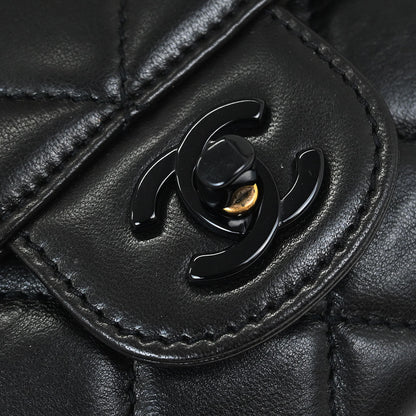 Chanel 1997-1999 Black Lambskin Shoulder Bag