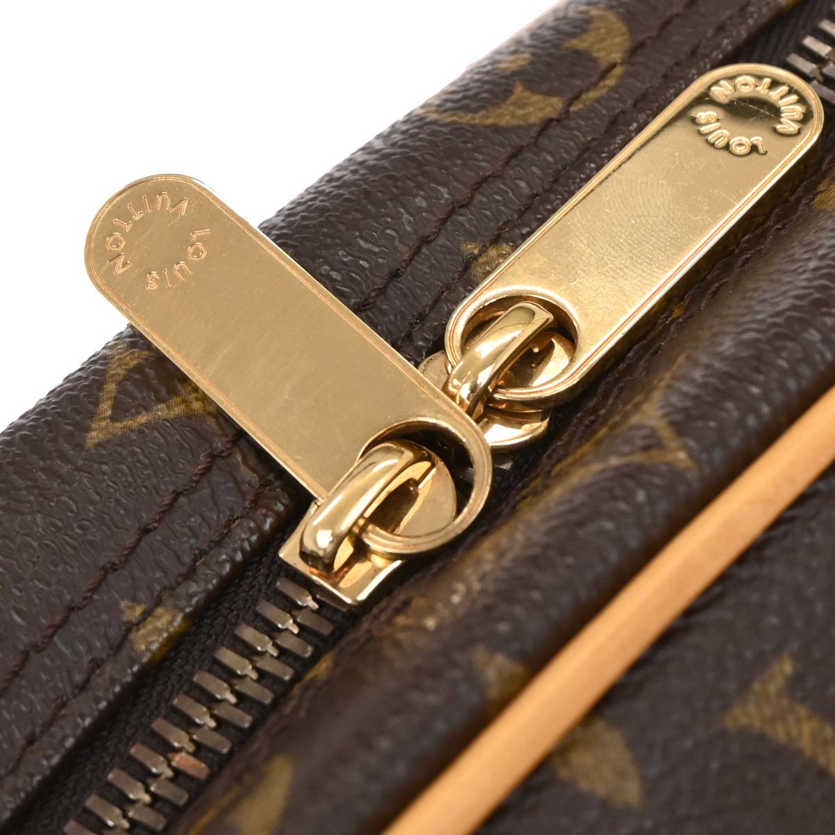 Louis Vuitton Monogram Manhattan PM Handbag M40026