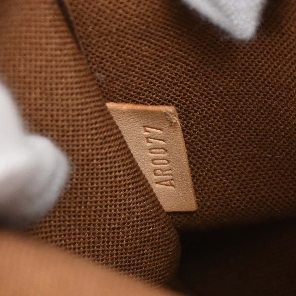 Louis Vuitton 2007 Monogram Riveting Handbag M40140