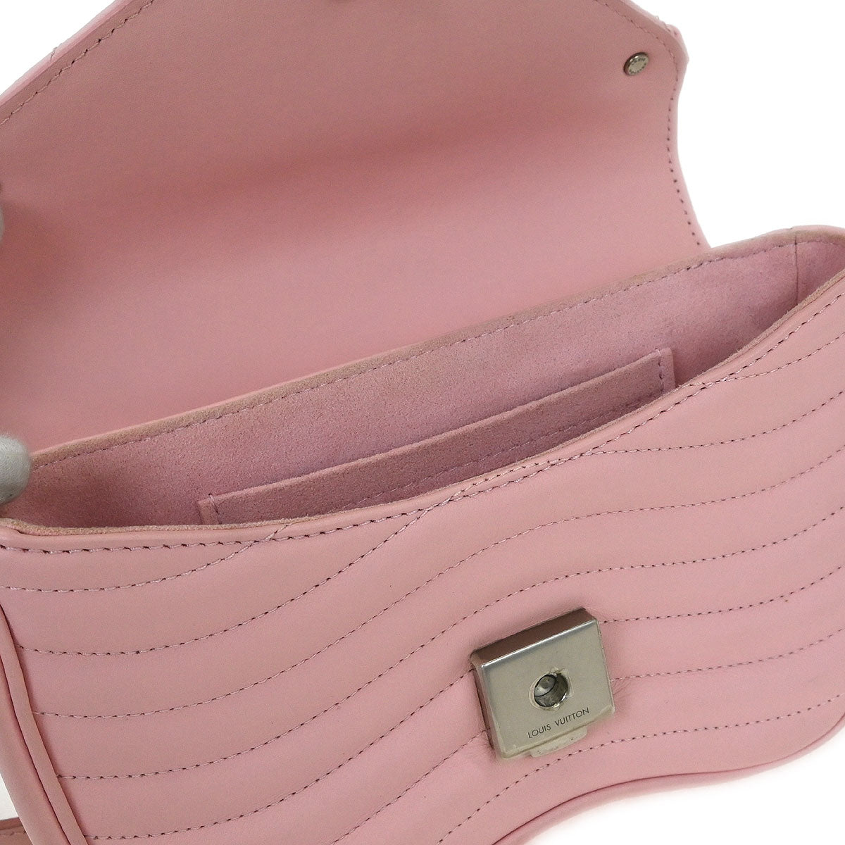 Louis Vuitton Pink Wave Chain Bag MM Shoulder Bag M51944