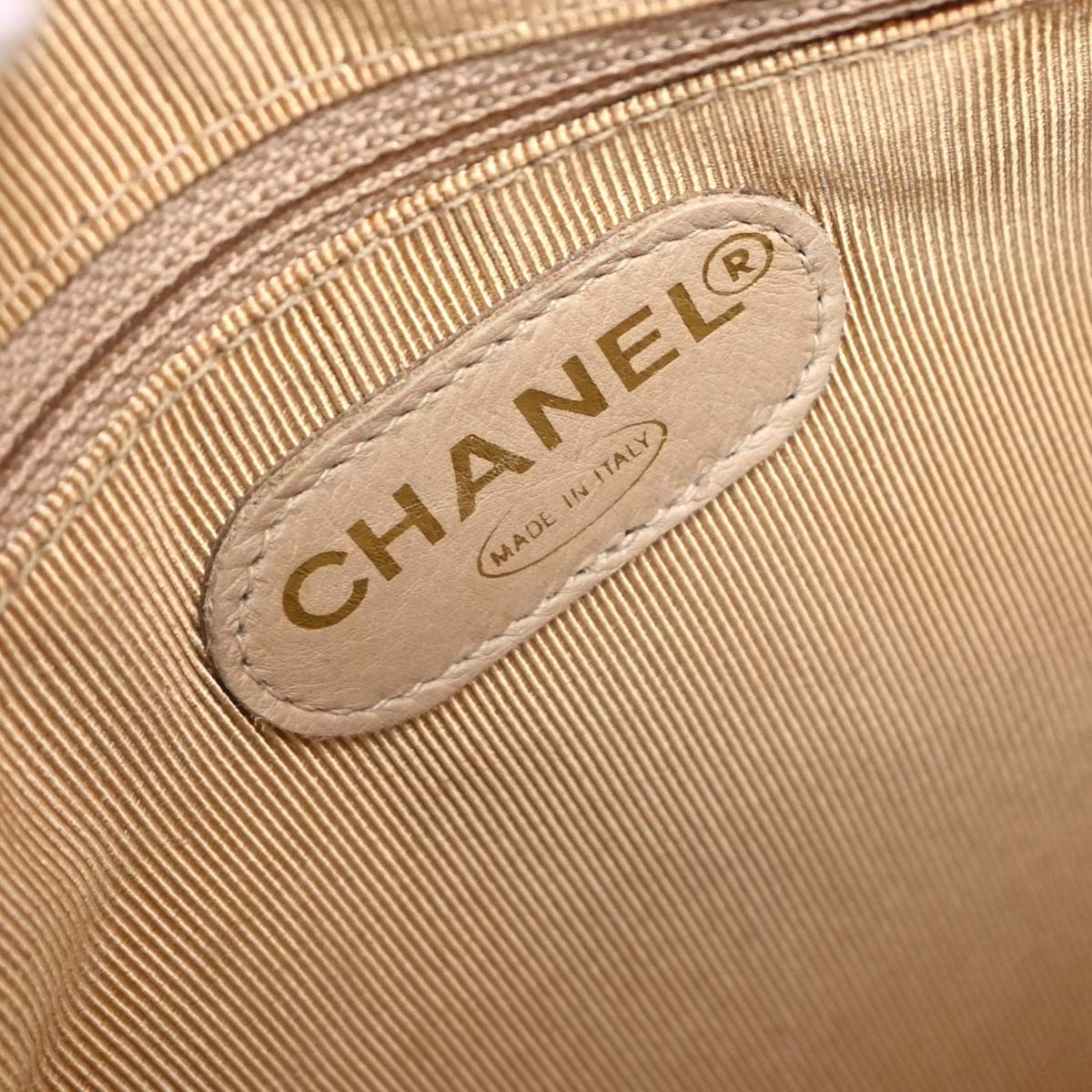 Chanel 1996-1997 Beige Caviar Shoulder Bag