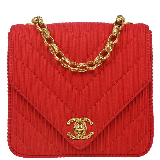 Chanel 1991-1994 Red Satin Chevron Shoulder Bag