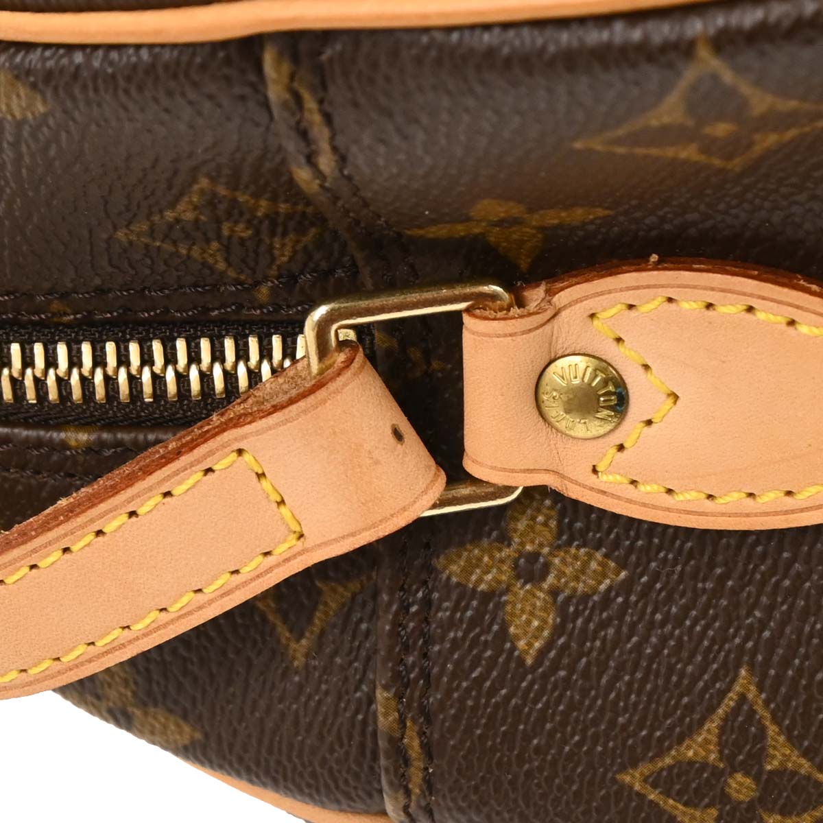 Louis Vuitton 2005 Monogram Blois Crossbody Bag M51221