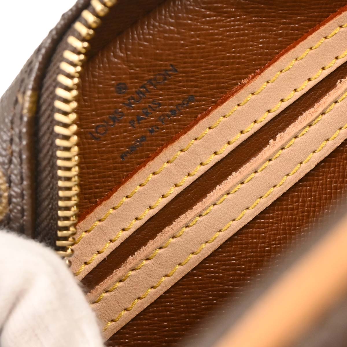 Louis Vuitton 2005 Monogram Blois Crossbody Bag M51221