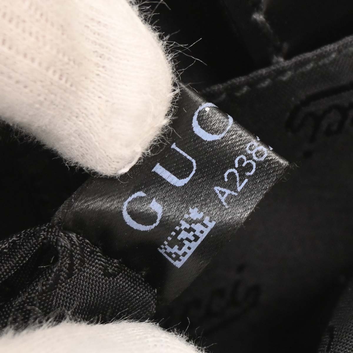 Gucci Black Leather Queen Chain Handbag