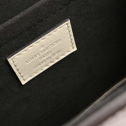 Louis Vuitton 2018 Gray Taiga Trapeze Shoulder Bag M53813