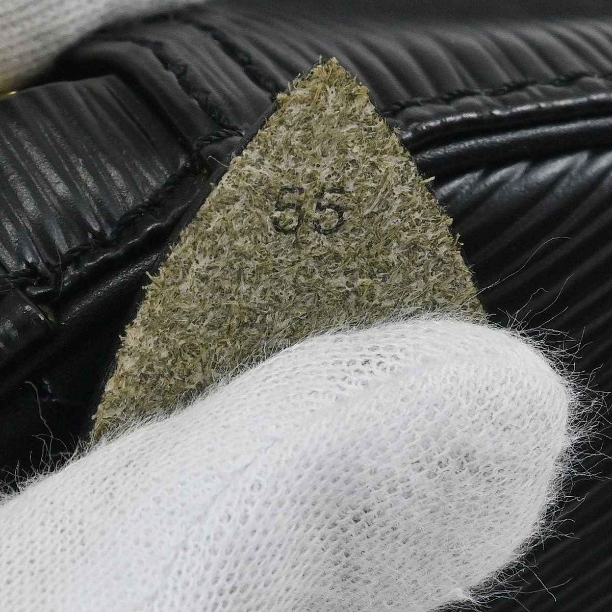 Louis Vuitton 1999 Black Epi Keepall 55 Travel Handbag M42952