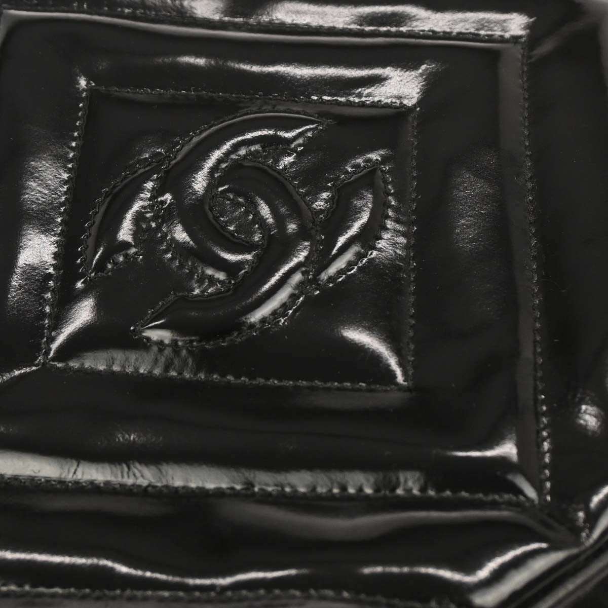 Chanel 1991-1994 Black Patent Leather Camera Bag Small