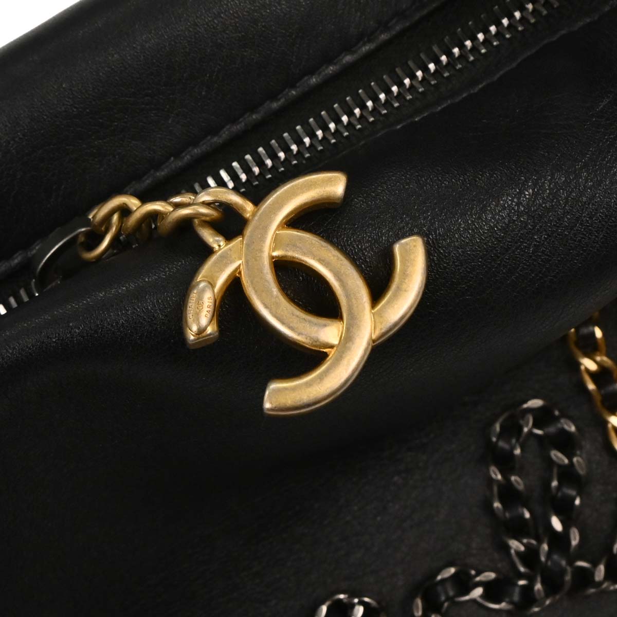 Chanel 2019 Black Calfskin Signature 2way Shoulder Handbag