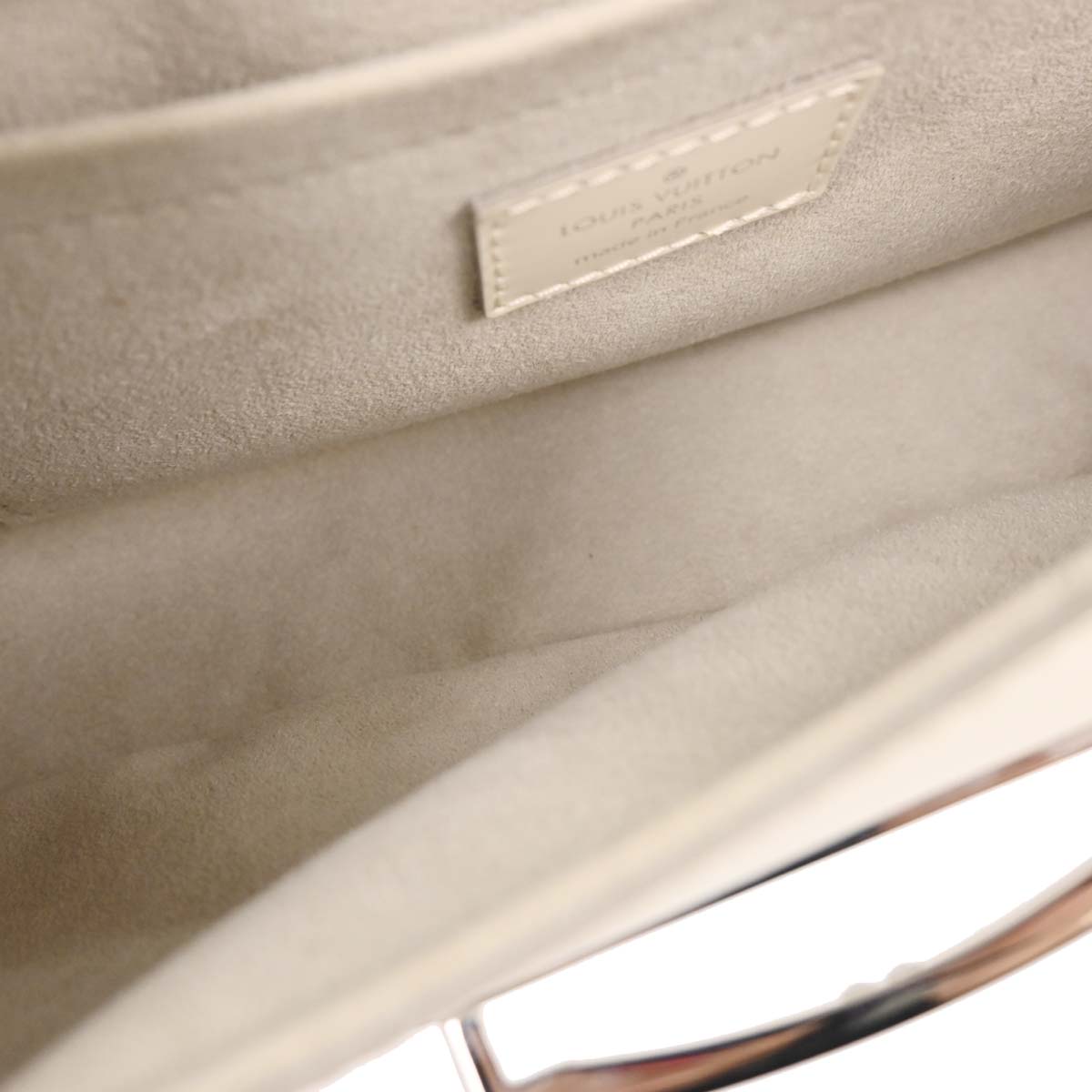 Louis Vuitton White Epi Pochette Montaigne Handbag M5929J