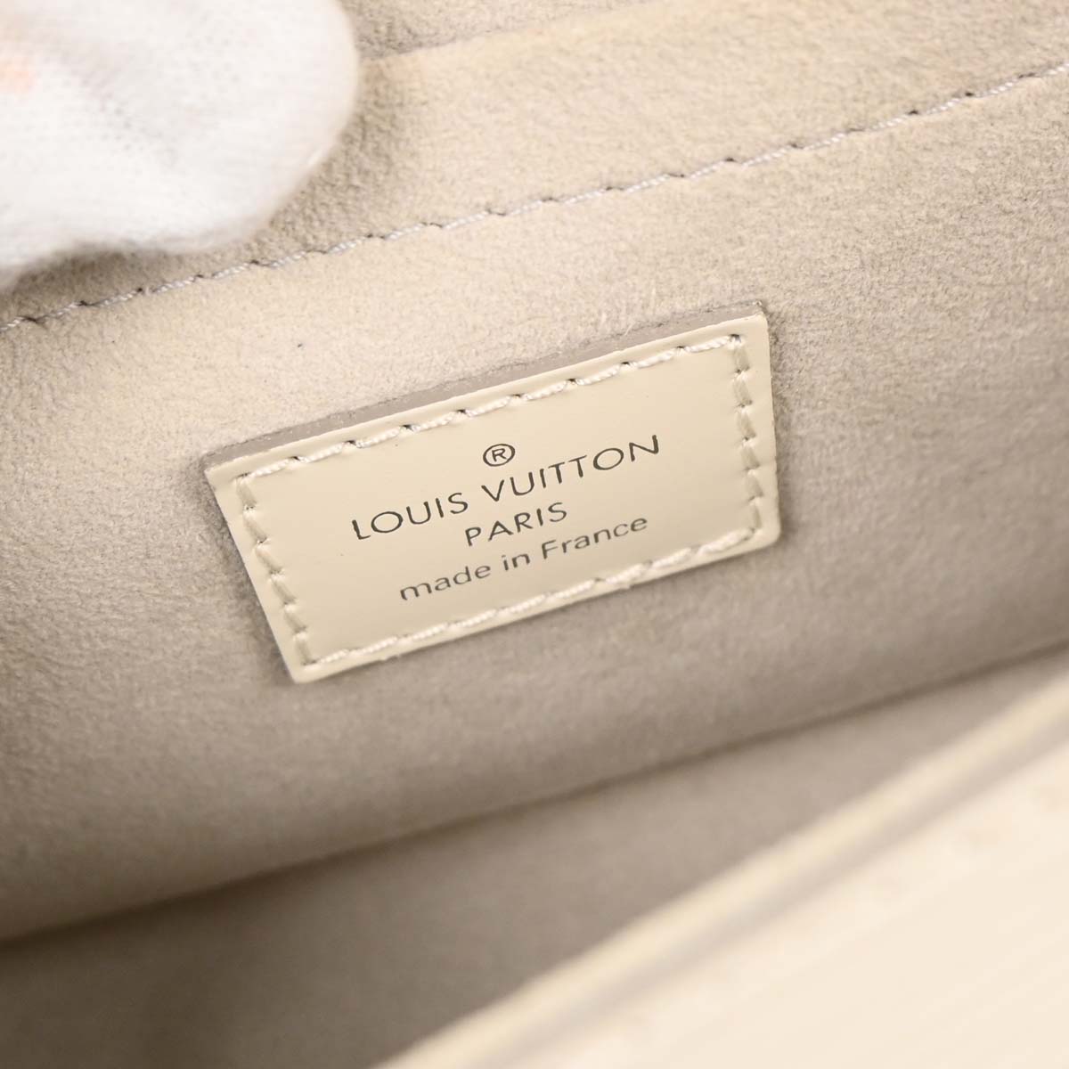 Louis Vuitton White Epi Pochette Montaigne Handbag M5929J