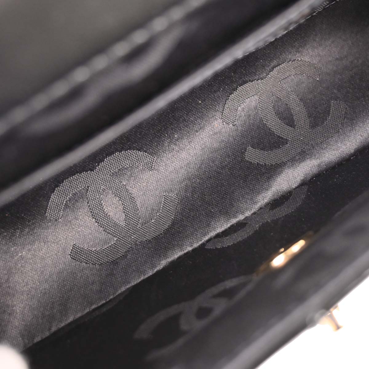 Chanel 2002-2003 Black Patent Leather Choco Bar Single Flap Shoulder Bag