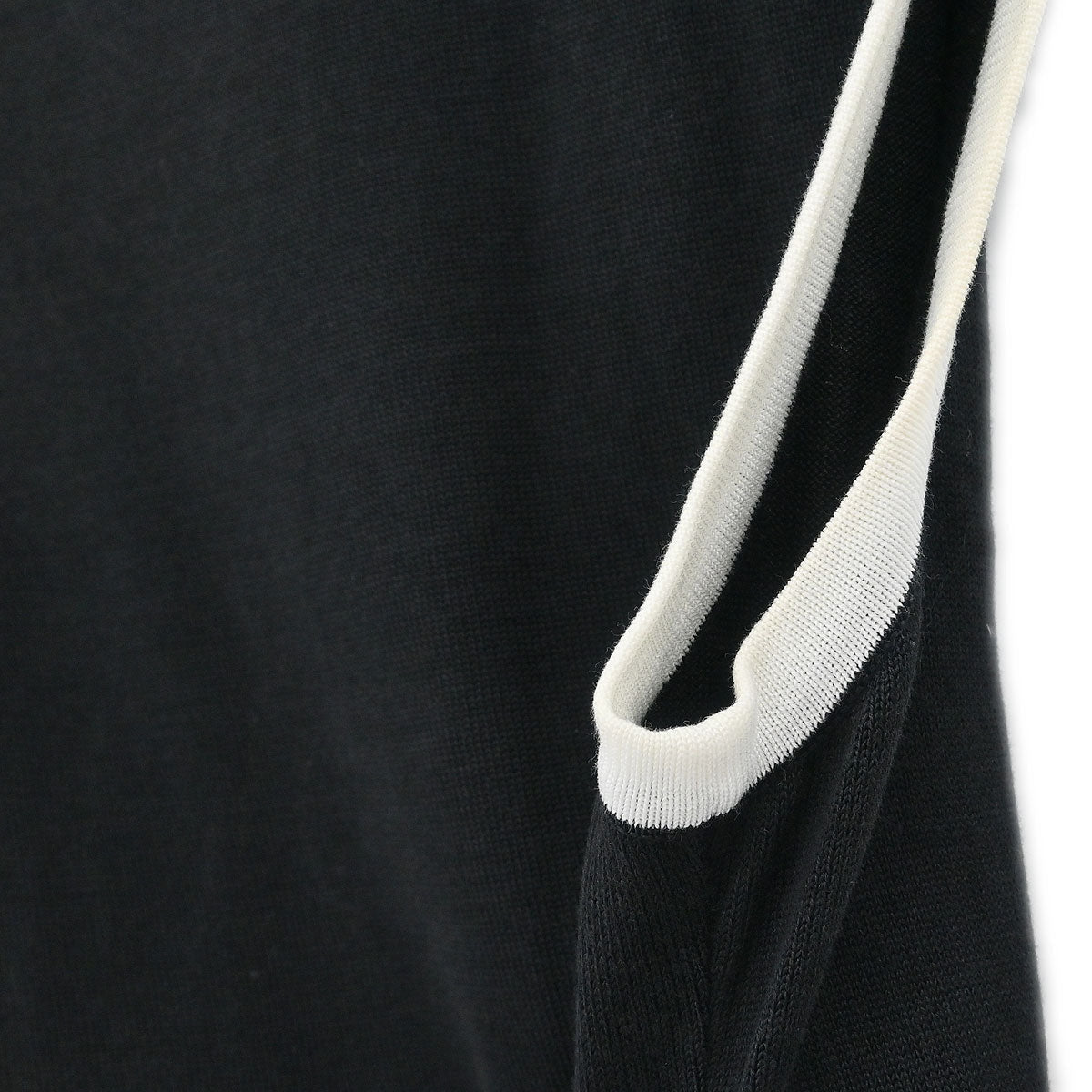 Chanel Sleeveless Top Black #42