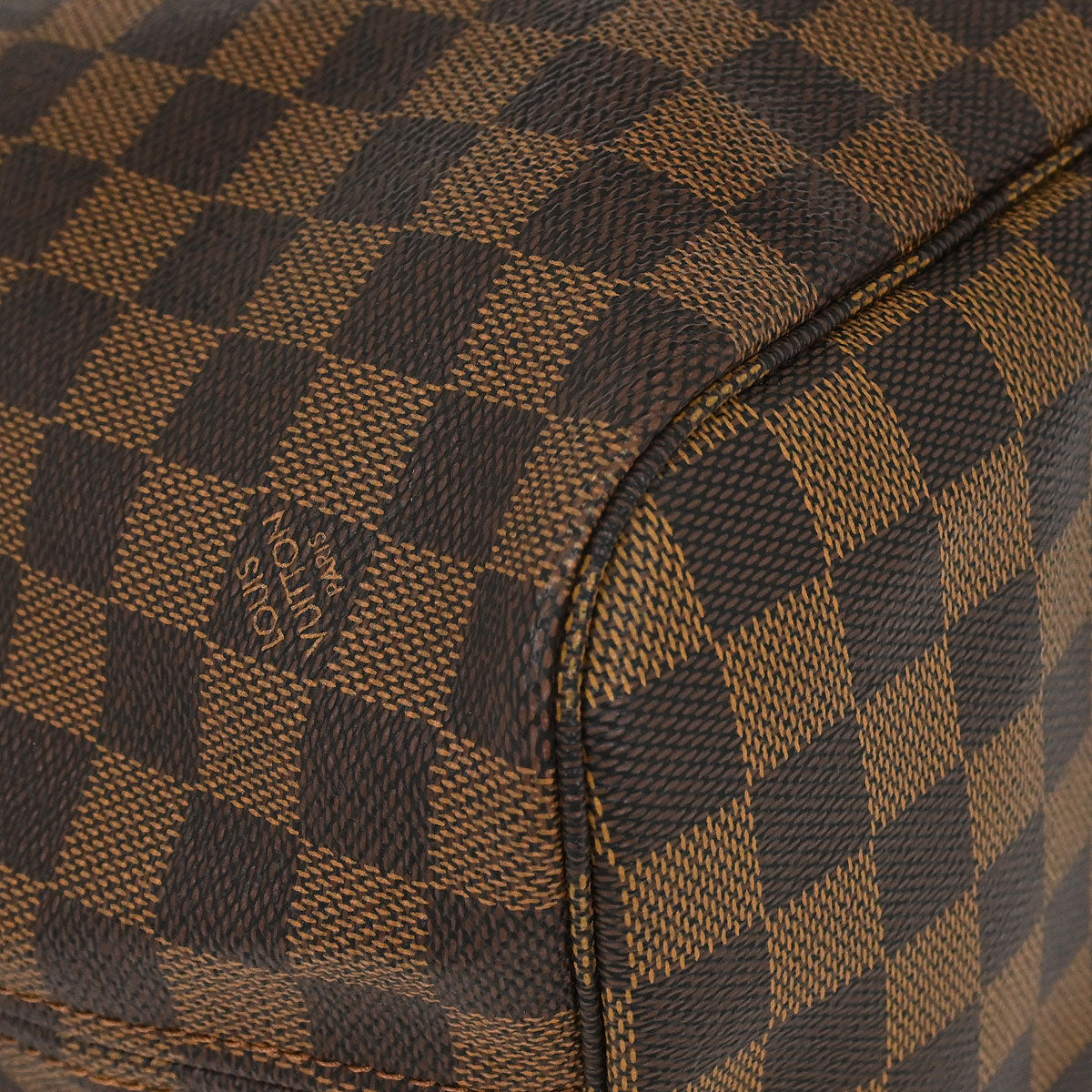 Louis Vuitton Damier Neverfull MM Shoulder Tote Bag N51105