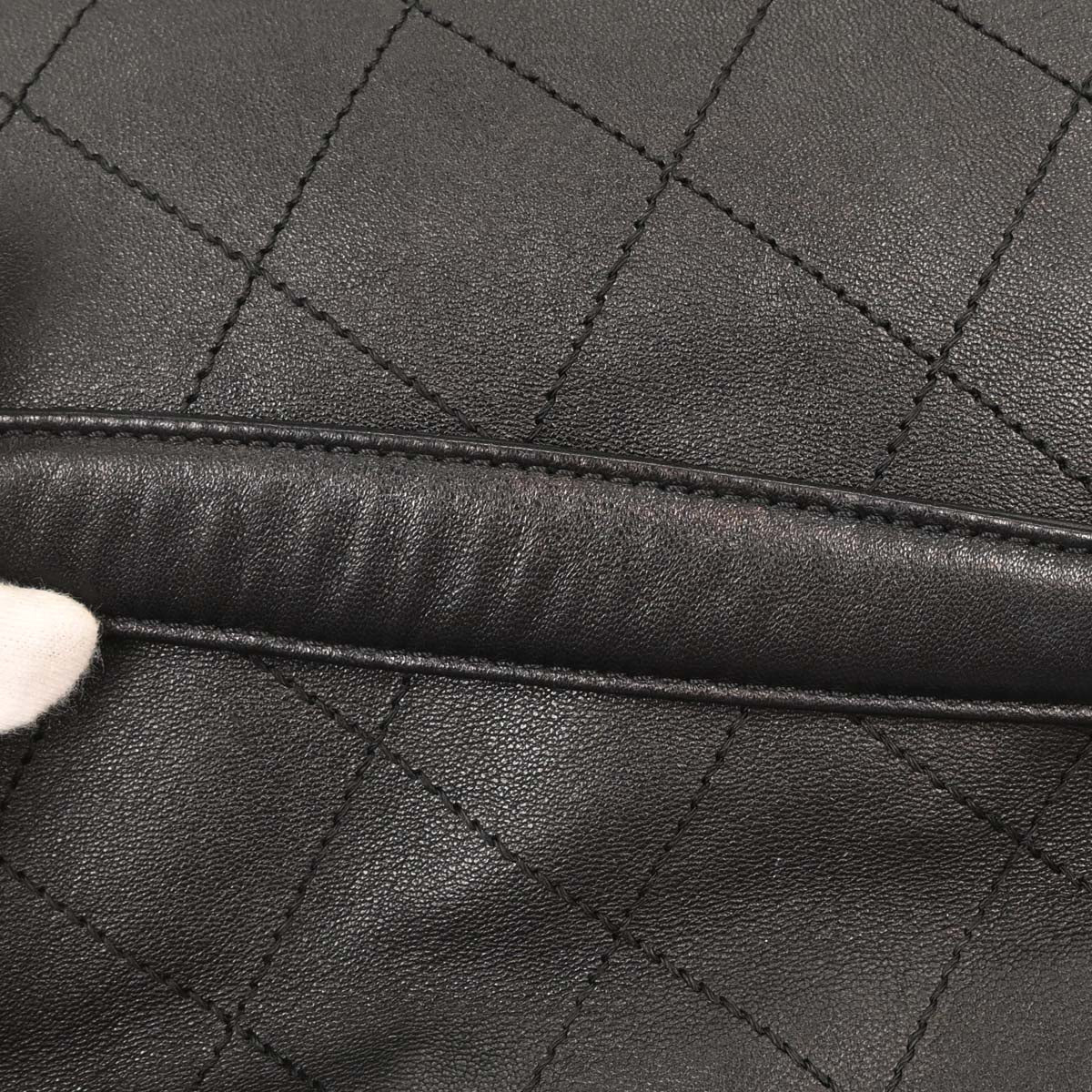 Chanel 2005-2006 Black Lambskin Ultimate Soft Hobo Handbag