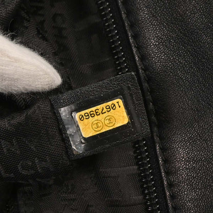 Chanel 2005-2006 Black Lambskin Ultimate Soft Hobo Handbag