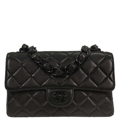 Chanel 1997-1999 Black Lambskin Turnlock Shoulder Bag