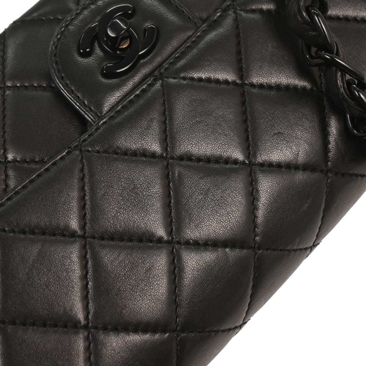 Chanel 1997-1999 Black Lambskin Turnlock Shoulder Bag