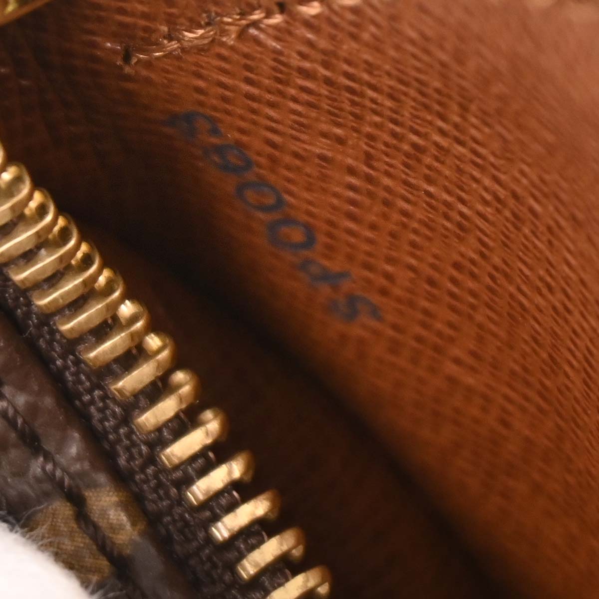 Louis Vuitton Monogram Papillon 30 Handbag M51385