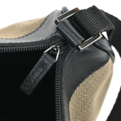 Gucci Black Accessory Pouch Handbag