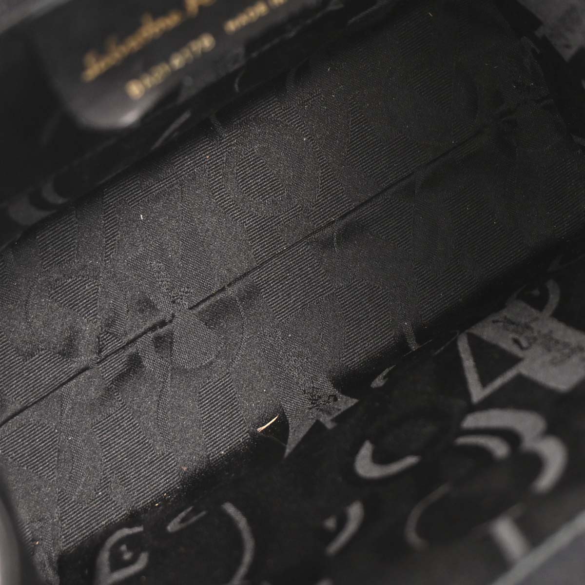 Salvatore Ferragamo Black Vara Bow 2way Shoulder Handbag