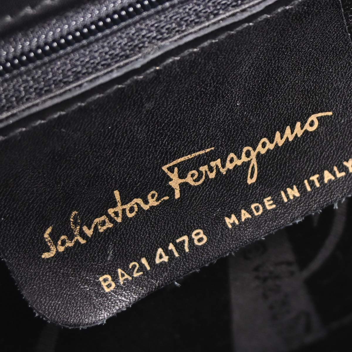Salvatore Ferragamo Black Vara Bow 2way Shoulder Handbag