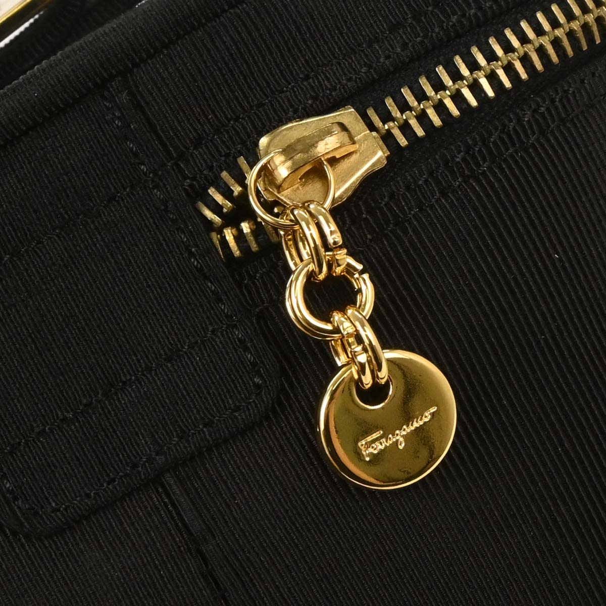 Salvatore Ferragamo Black Vara Bow 2way Shoulder Handbag