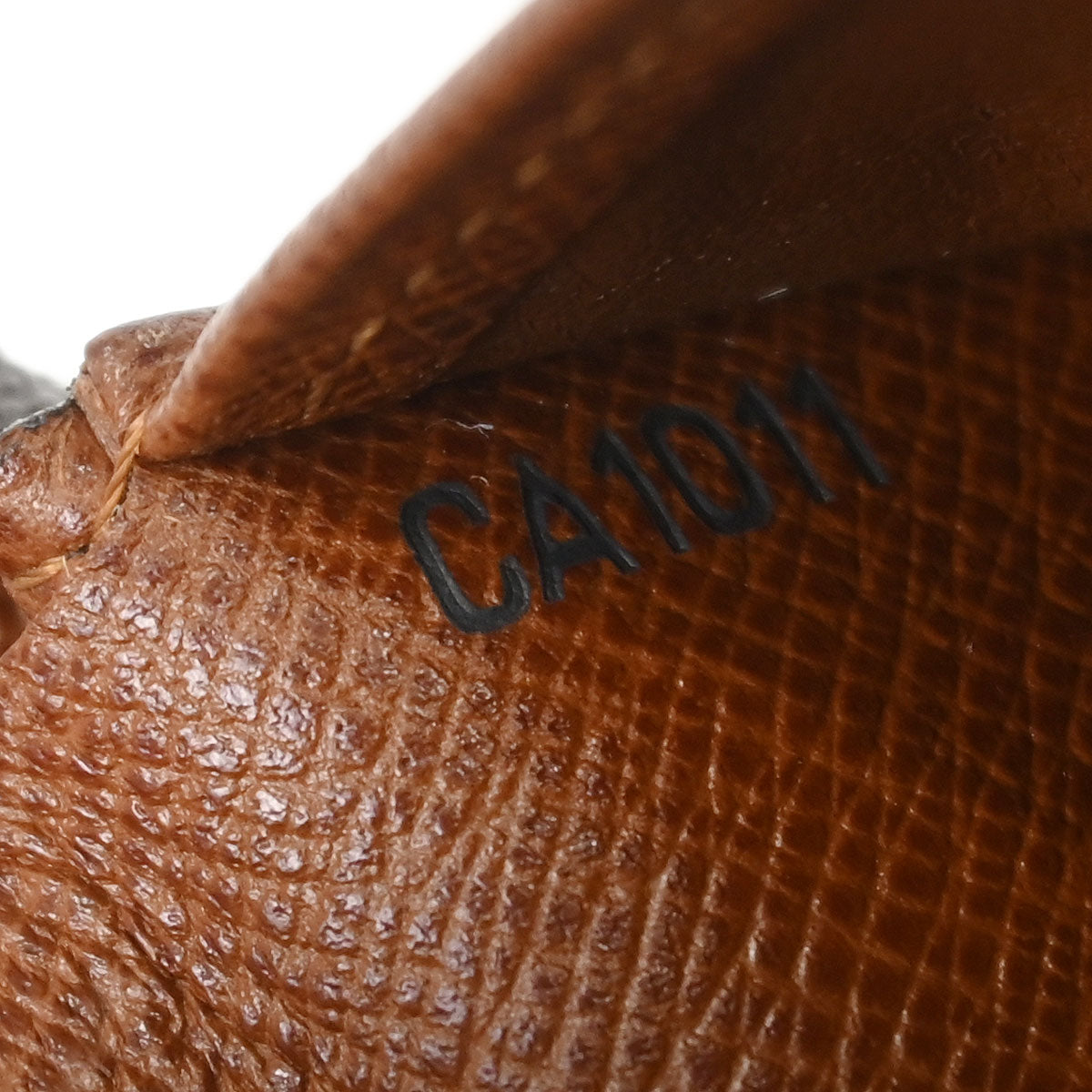 Louis Vuitton Porte Billet Cartes Credit Monnaie Wallet M61665