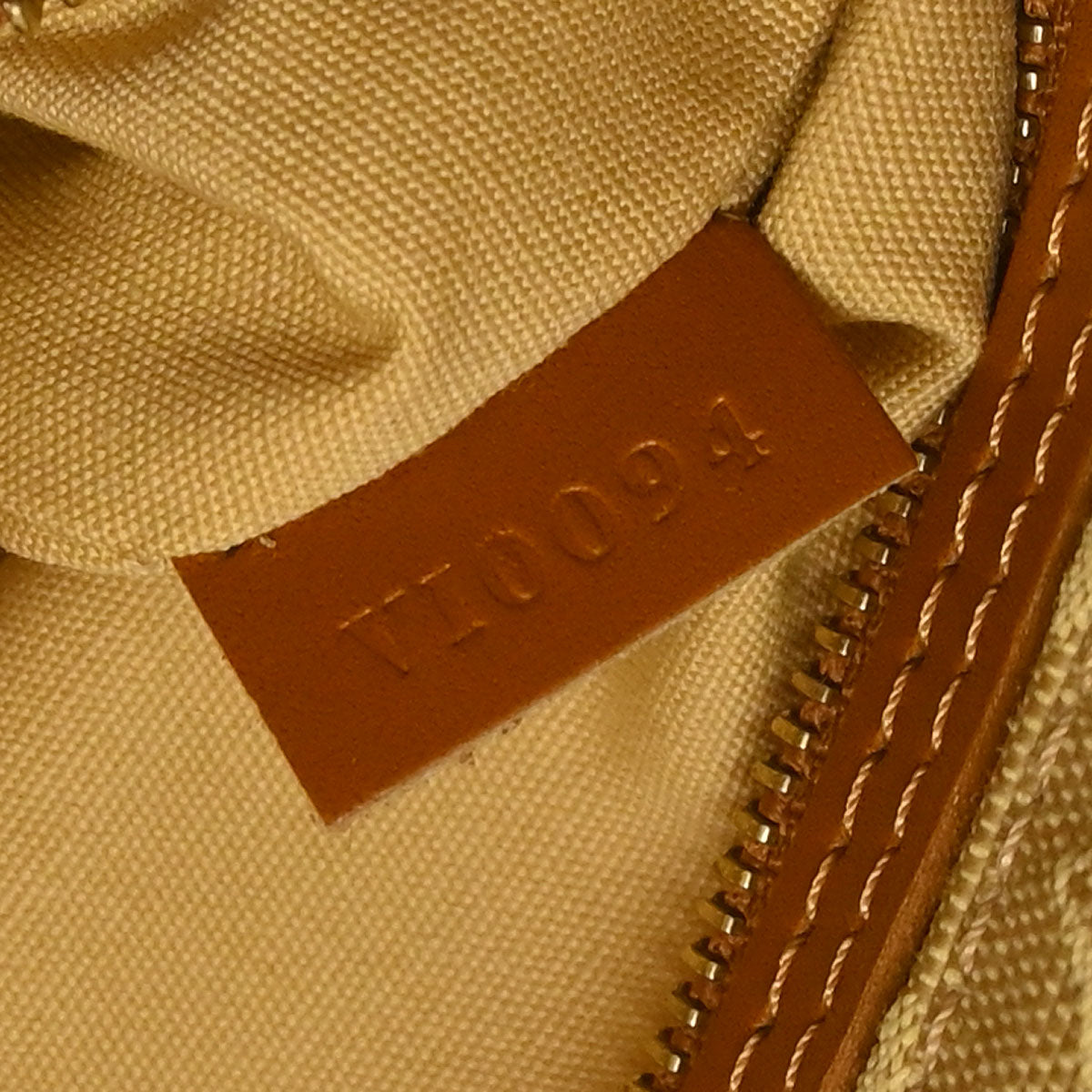 Louis Vuitton Monogram Mini Besace Mary Kate Shoulder Bag M92323