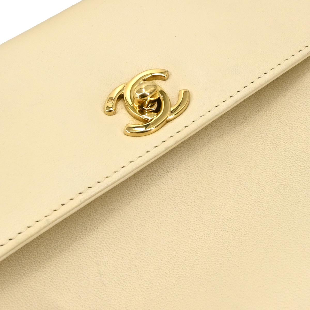 Chanel 1997-1999 Ivory Lambskin Handbag